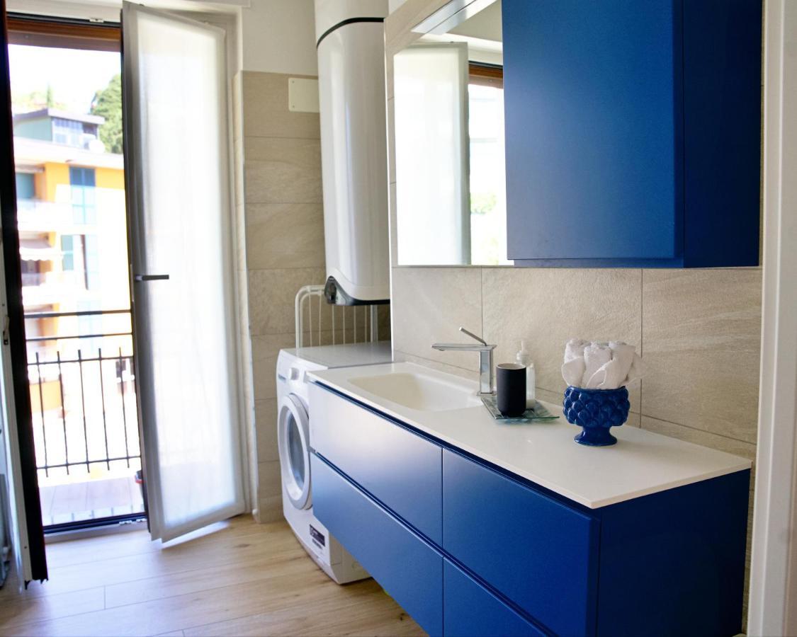 The Blue - Lake / City View Modern Apt Near Villa Olmo كومو المظهر الخارجي الصورة